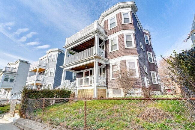 Building Photo - 103 Fuller St