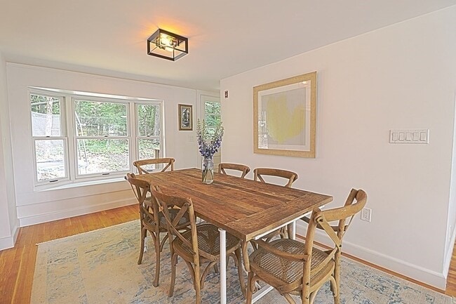 Building Photo - 113 Central St