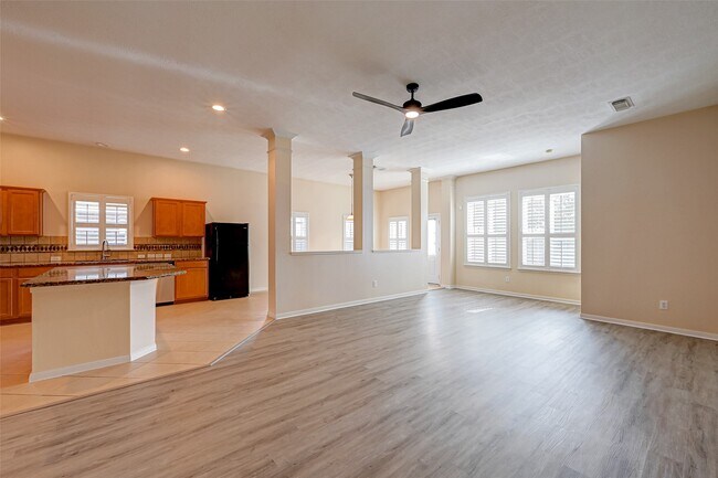 Building Photo - 6923 Grants Hollow Ln