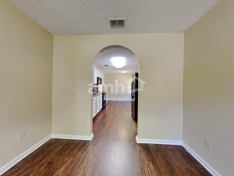 Building Photo - 7765 Spring Branch Dr N