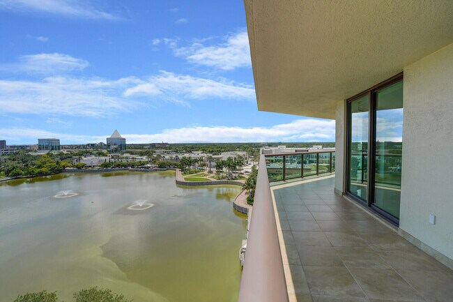 Building Photo - 3010 PGA Blvd