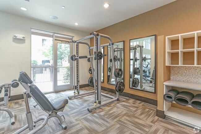 Building Photo - Downtown Steal: Up to 6 Weeks FREE Rent!