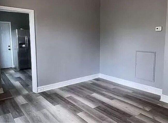 Building Photo - 3 Bedroom Detached Home