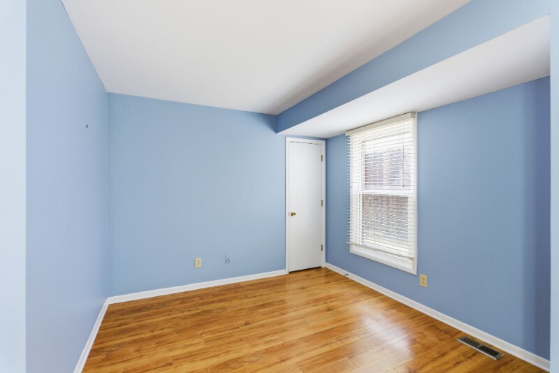 Building Photo - 1450 S Webb Rd