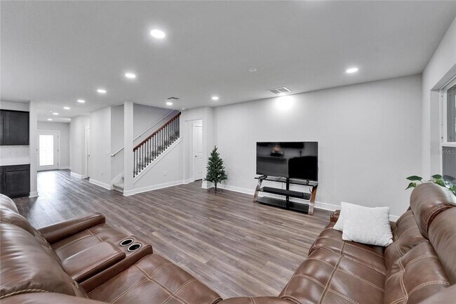 Building Photo - 6658 Devlin Ln
