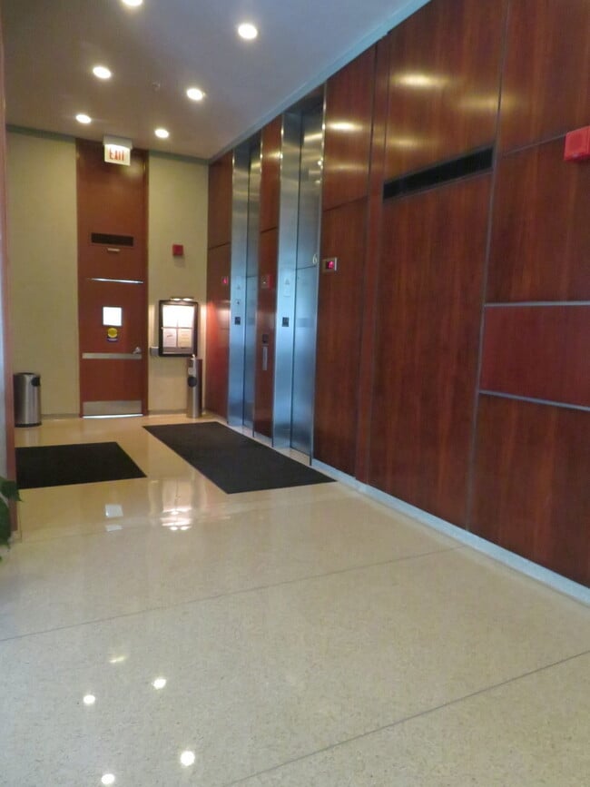 Building Photo - 3550 N Lake Shore Dr