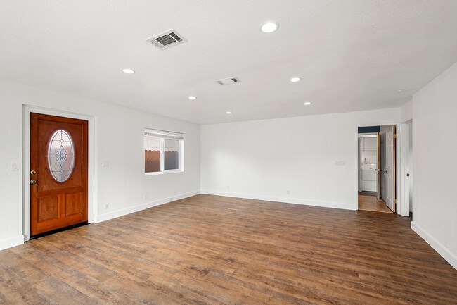 Building Photo - 10875 Barbados Way