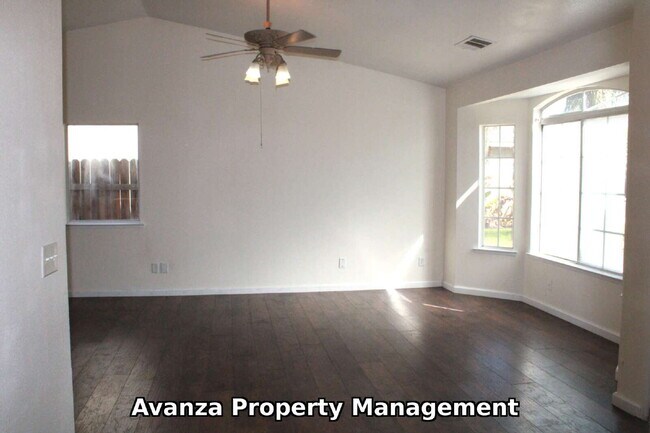 Building Photo - Home for Rent 3 Bed/2 Bath - 1,346 Sq Ft. Rent: $2,095/month Deposit: $2,195