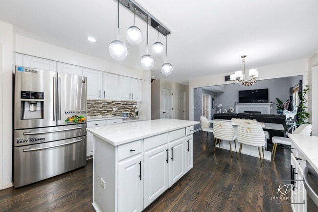 Building Photo - 3730 Baybrook Dr