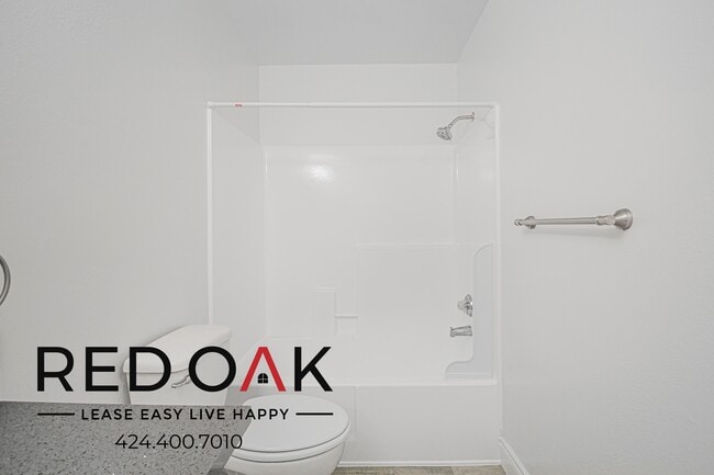 Building Photo - 706 McDonald Ave