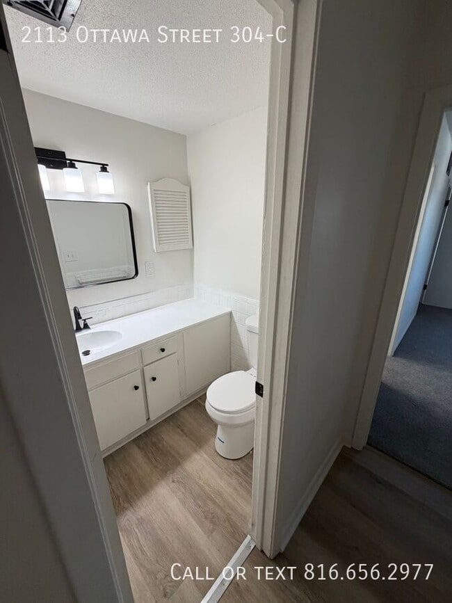 Building Photo - 2113 Ottawa St