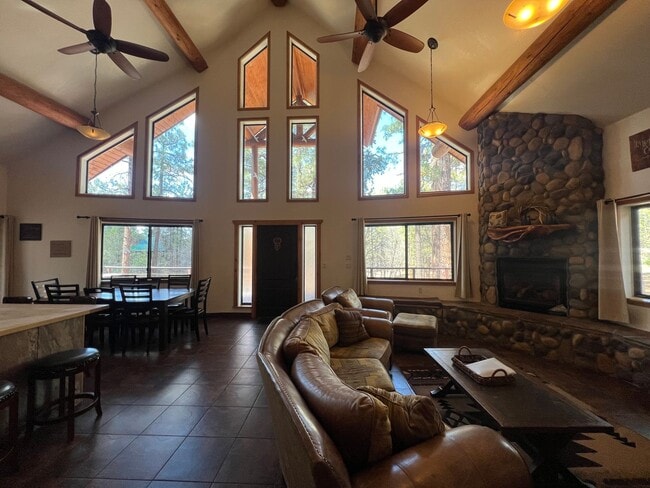Building Photo - 3 Bedroom, 2.5 Bath Mountain Home on 1 Acre
