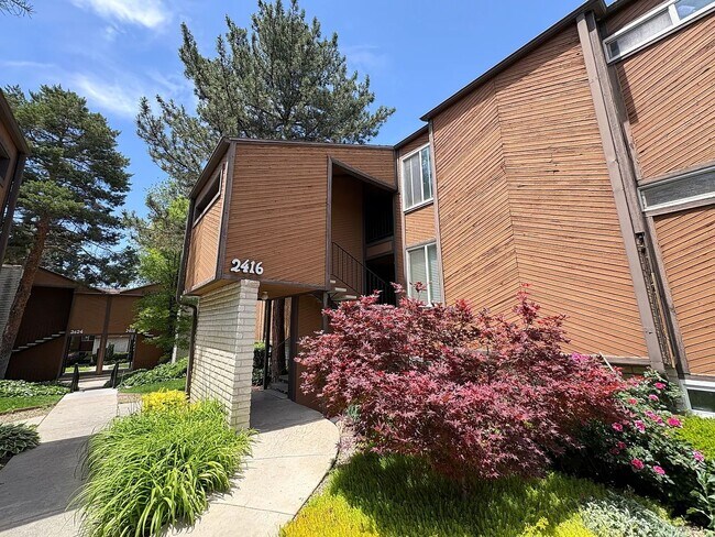 Building Photo - 2 Bedroom 2 Bath Condo in Salt Lake City!
