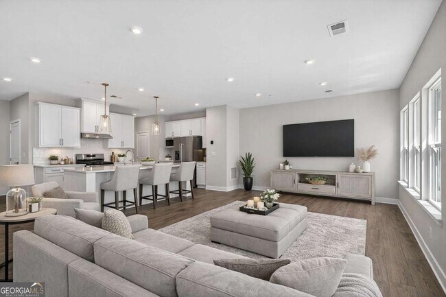 Building Photo - 325 Enchanted Ct