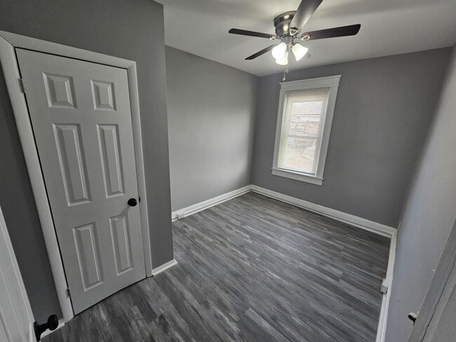 Building Photo - 2-Bedroom Townhouse