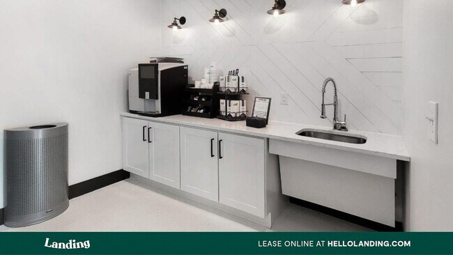 Building Photo - 7000 Harris Hills Ln