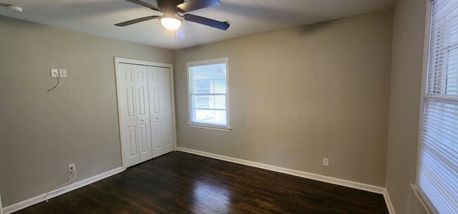 Building Photo - Beautiful 3B,2B house in Hanahan