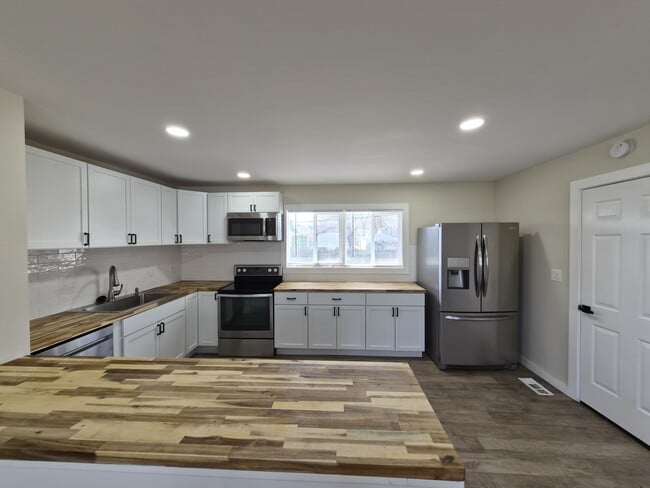 Building Photo - 8515 Georgiana Ln