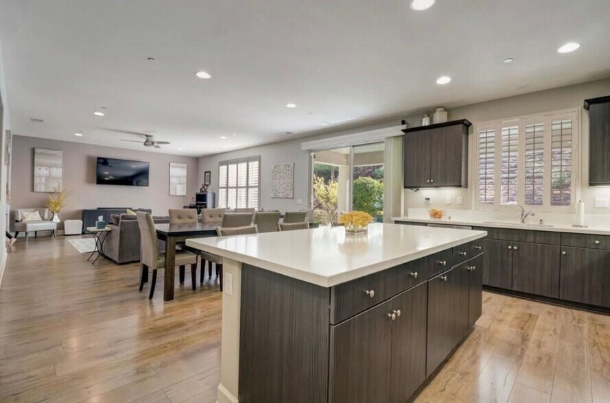 Building Photo - 445 Adobe Estates Dr