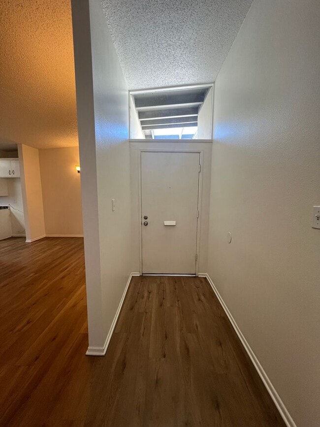 Building Photo - (APPLICATION PENDING) West Lancaster Home