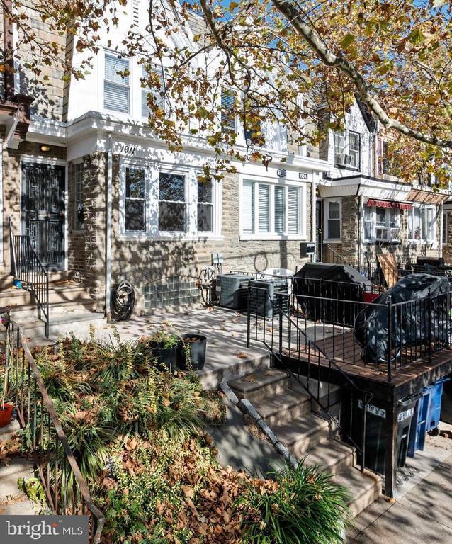 Building Photo - 1911 72nd Ave