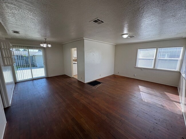Building Photo - Cozy Home On Spacious Lot near Ballpark coming soon!