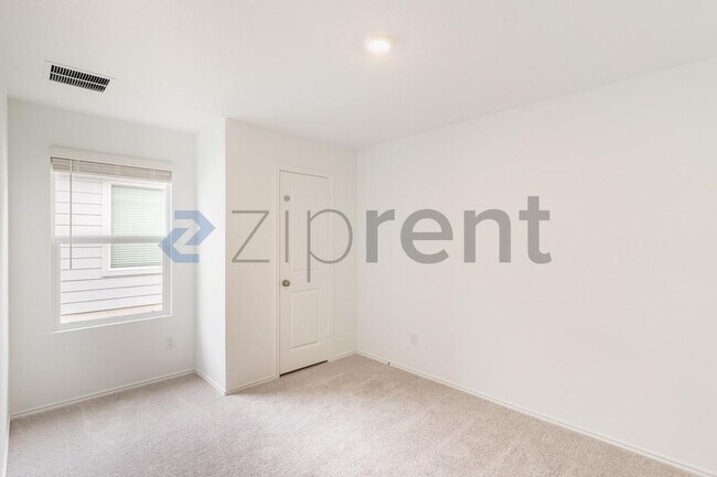 Building Photo - 208 Skyfire St