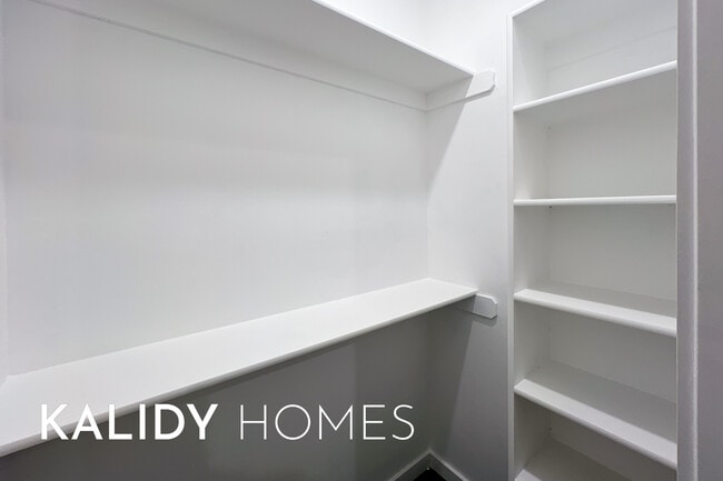 Building Photo - 12504 SW 12th St