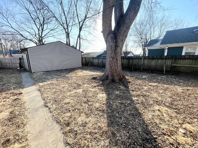 Building Photo - 3 Bedroom Home  with huge, 2-car garage/workshop combo (has electricity)