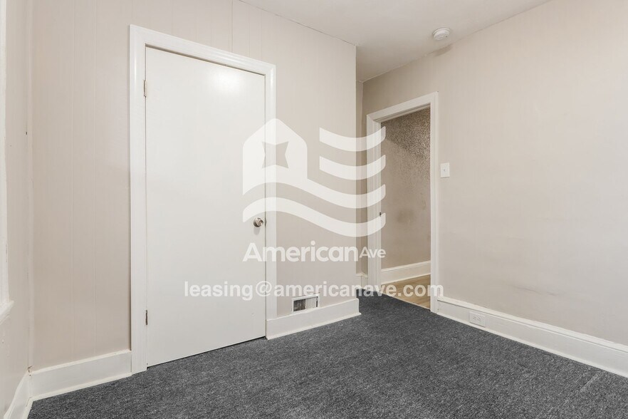 Building Photo - 330 N Robinson St