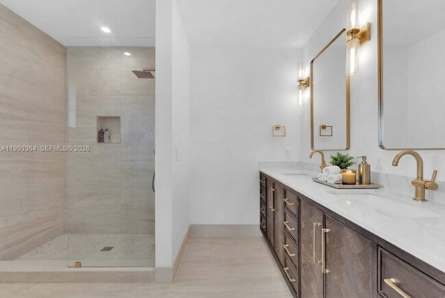 Building Photo - 456 SW 20th Rd