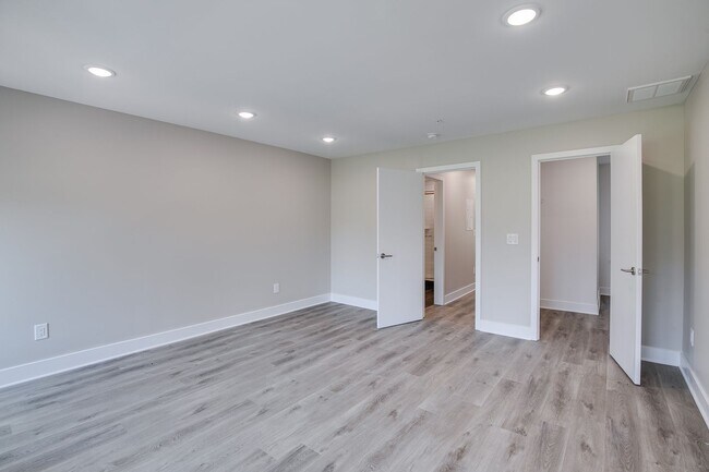 Building Photo - 2017 N College Ave