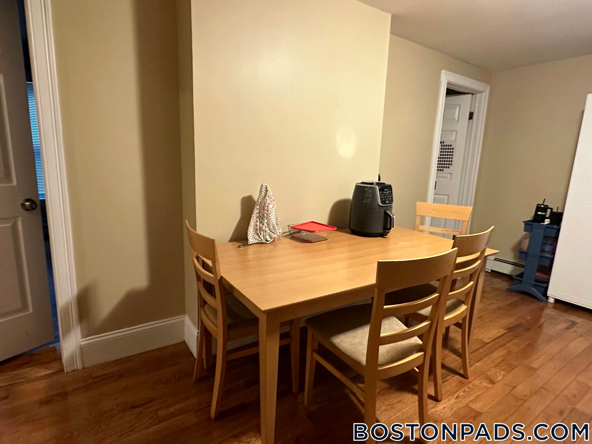 Building Photo - 44 Hillside St