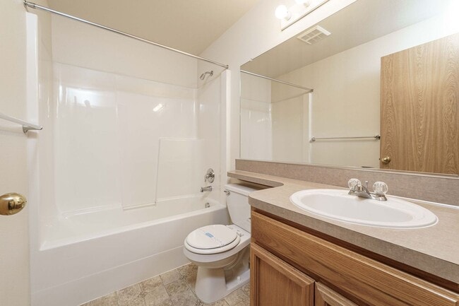 Building Photo - Bright Single-Level Vancouver Home with Garage, In-Unit Laundry, and Private Patio