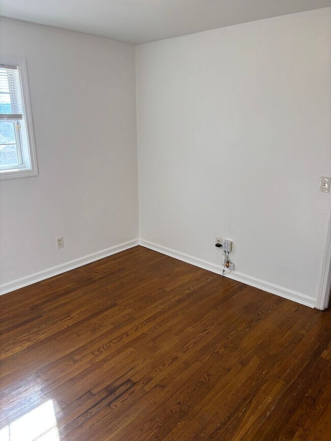 Building Photo - Wesley Hills Subdivision