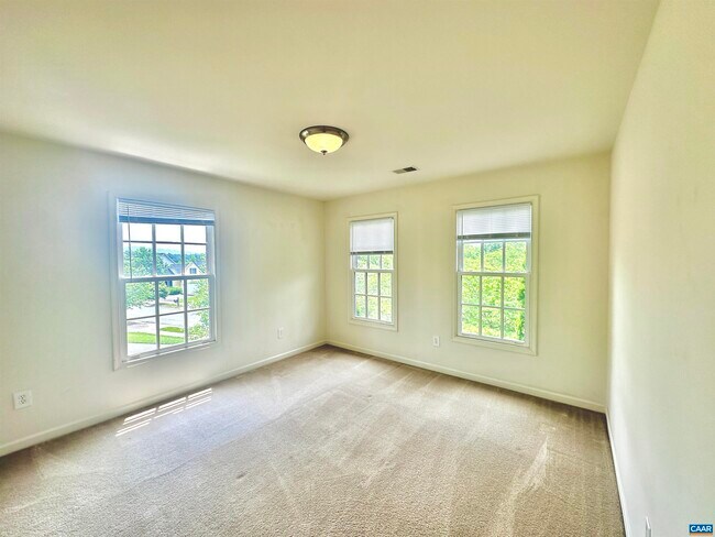 Building Photo - 252 Millstream Dr