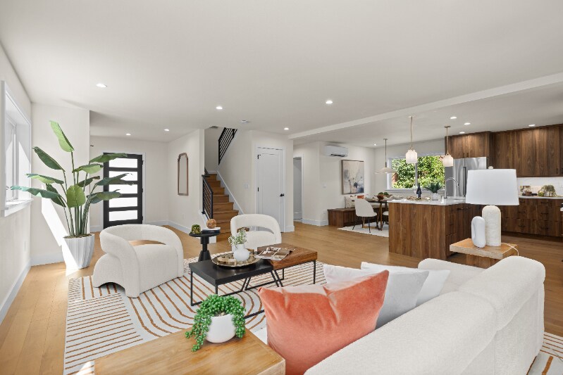 Building Photo - 2349 NE 127th St