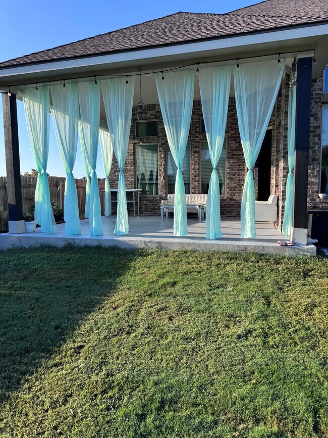 Building Photo - 513 Lambert Cv