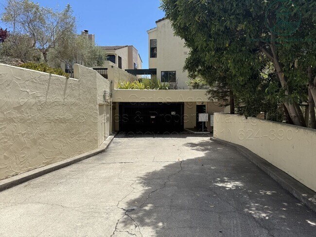 Building Photo - Spacious & Updated Two Bedroom Downtown Monterey Condominium