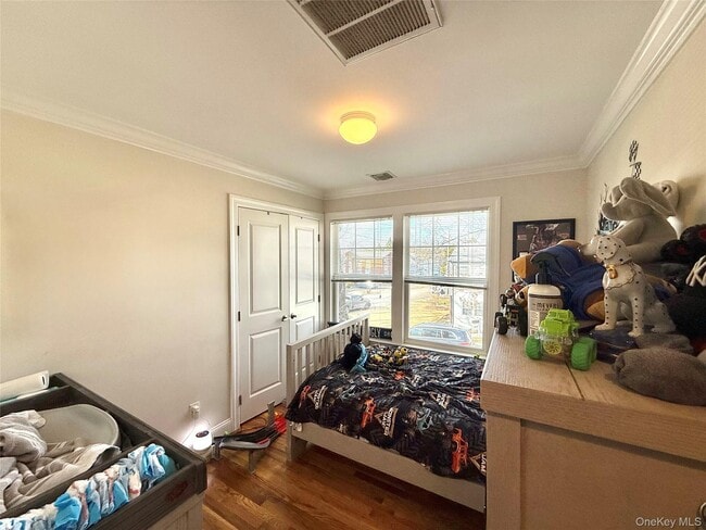 Building Photo - 30 Sintsink Dr E