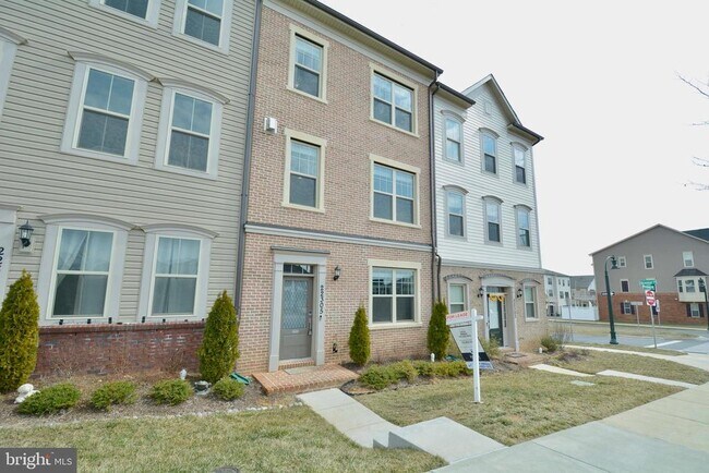 Primary Photo - 22305 Broadway Ave