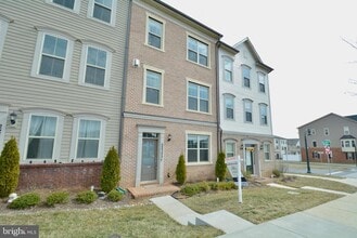 Building Photo - 22305 Broadway Ave