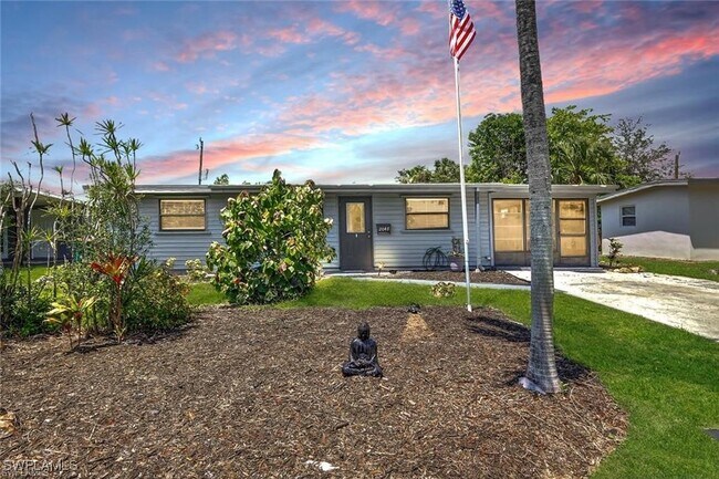 Building Photo - 2047 Harbor Ln