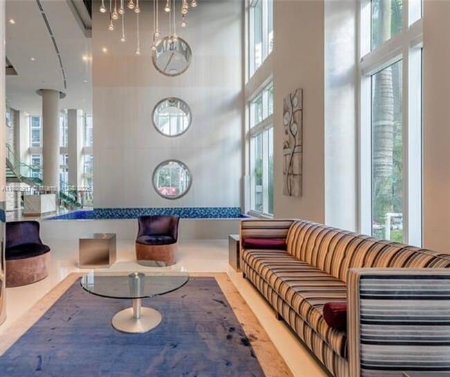 Building Photo - 41 SE 5th St