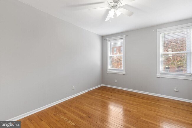 Building Photo - 12 S Washington St