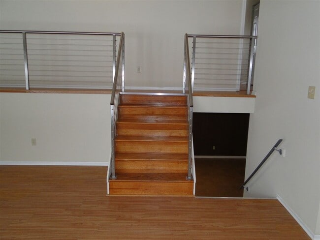 Building Photo - 6930 Birdie Ln