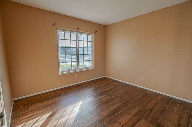 Building Photo - COMING SOON! Single Story 3 Bedroom Home F...