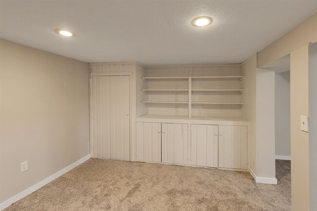 Building Photo - 2 Bedroom 1 Bath Home in North Spokane