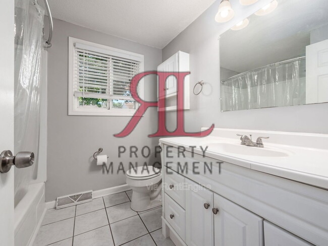 Building Photo - 3102 Elmreeb Dr