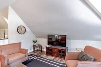 Building Photo - 57 N Ann St